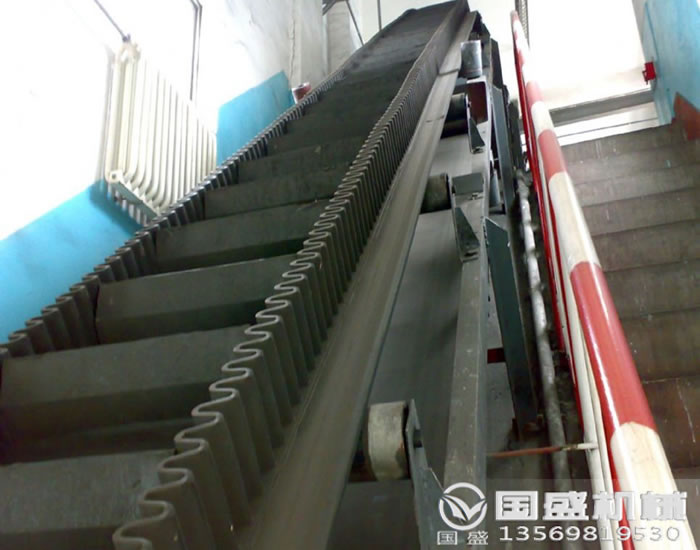 大傾角皮帶機(jī) 大傾角皮帶機(jī)